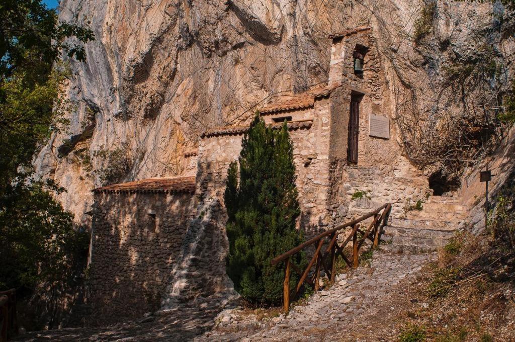 Alloggio Turistico Luigina Morro Reatino Екстериор снимка